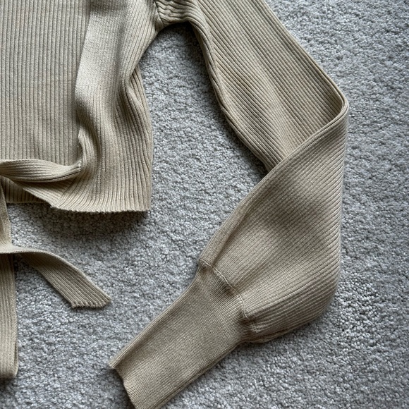 CREAM TURTLENECK - Picture 10 of 15